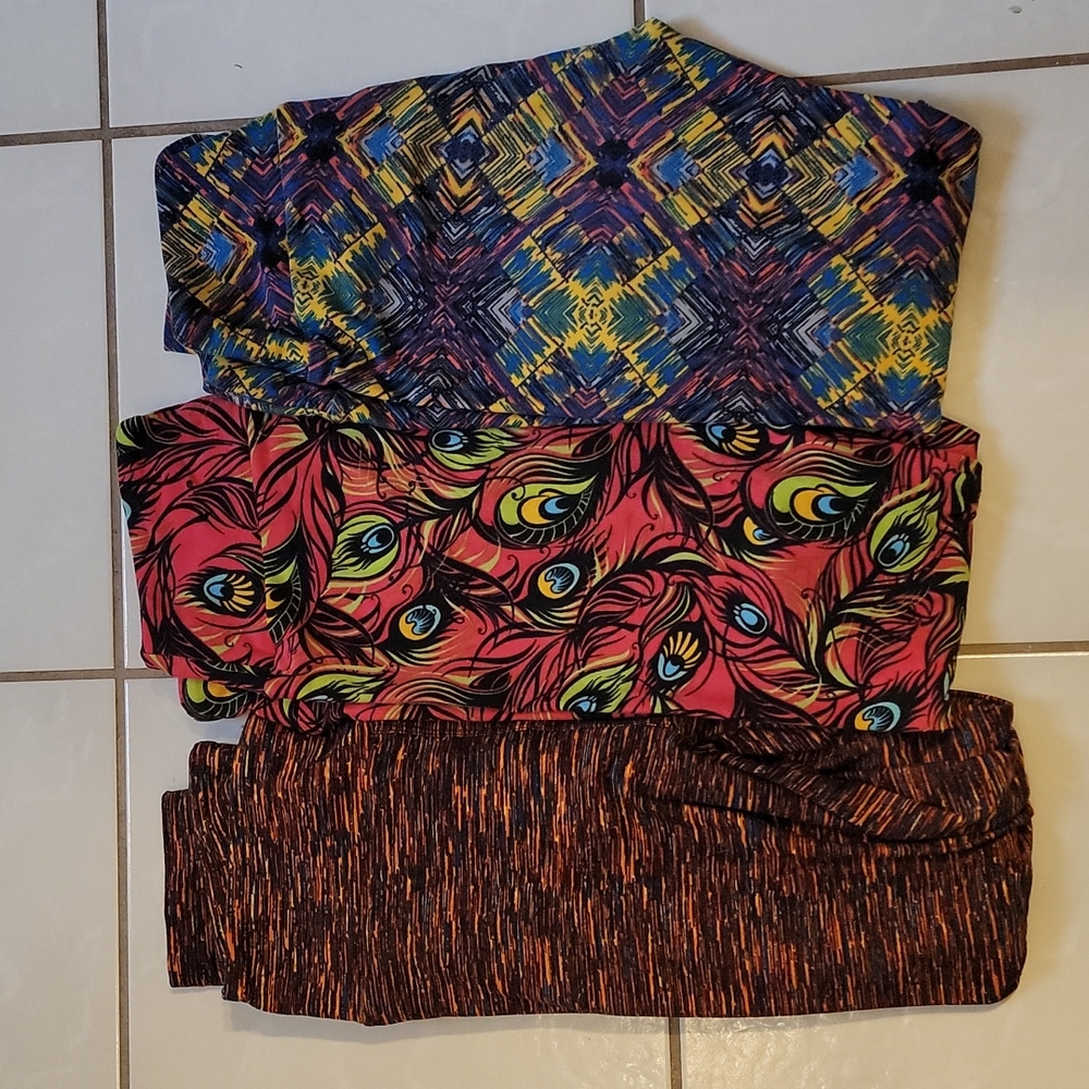 Lularoe leggings one size 3 pairs